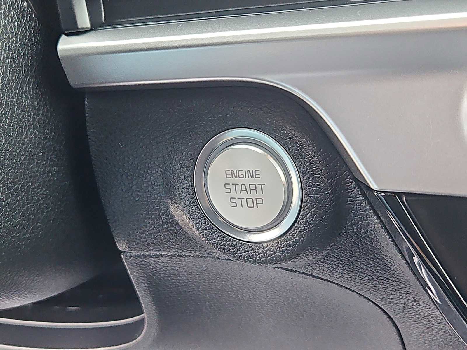 Certified 2024 Kia Telluride LX image 19