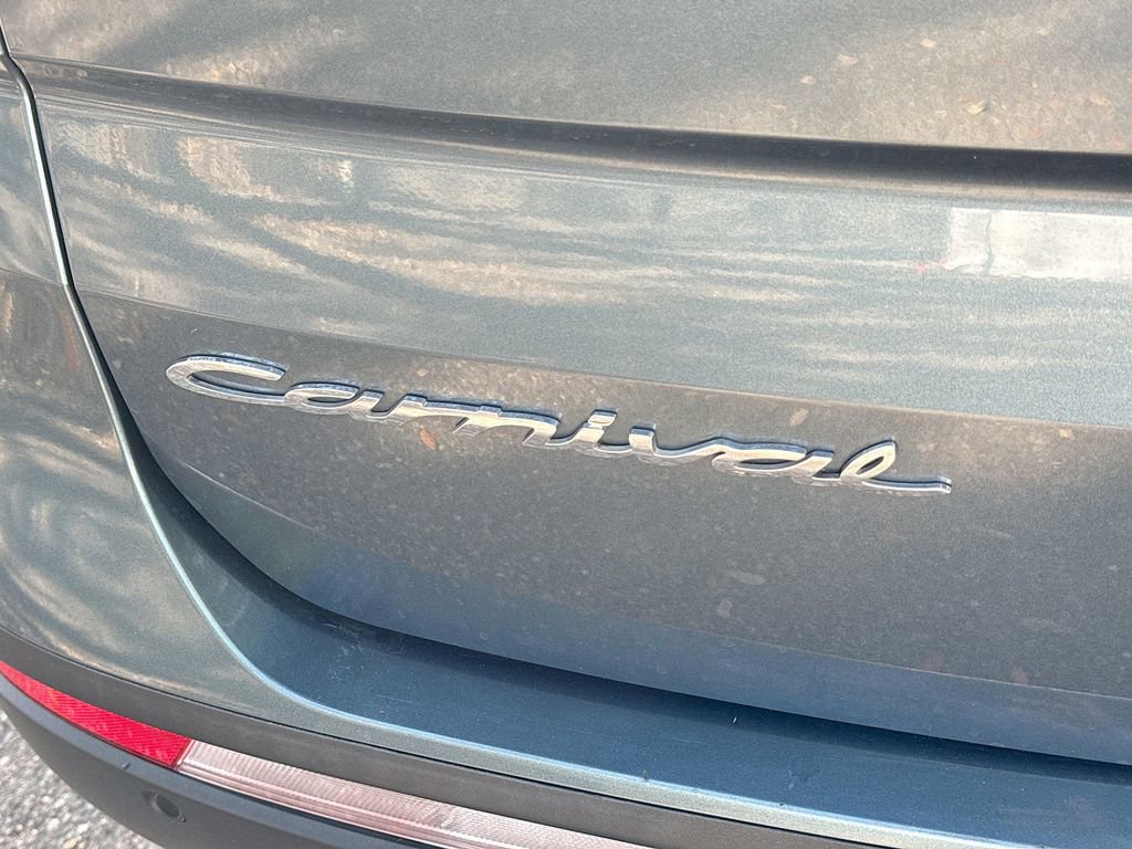Used 2022 Kia Carnival SX FWD image 11