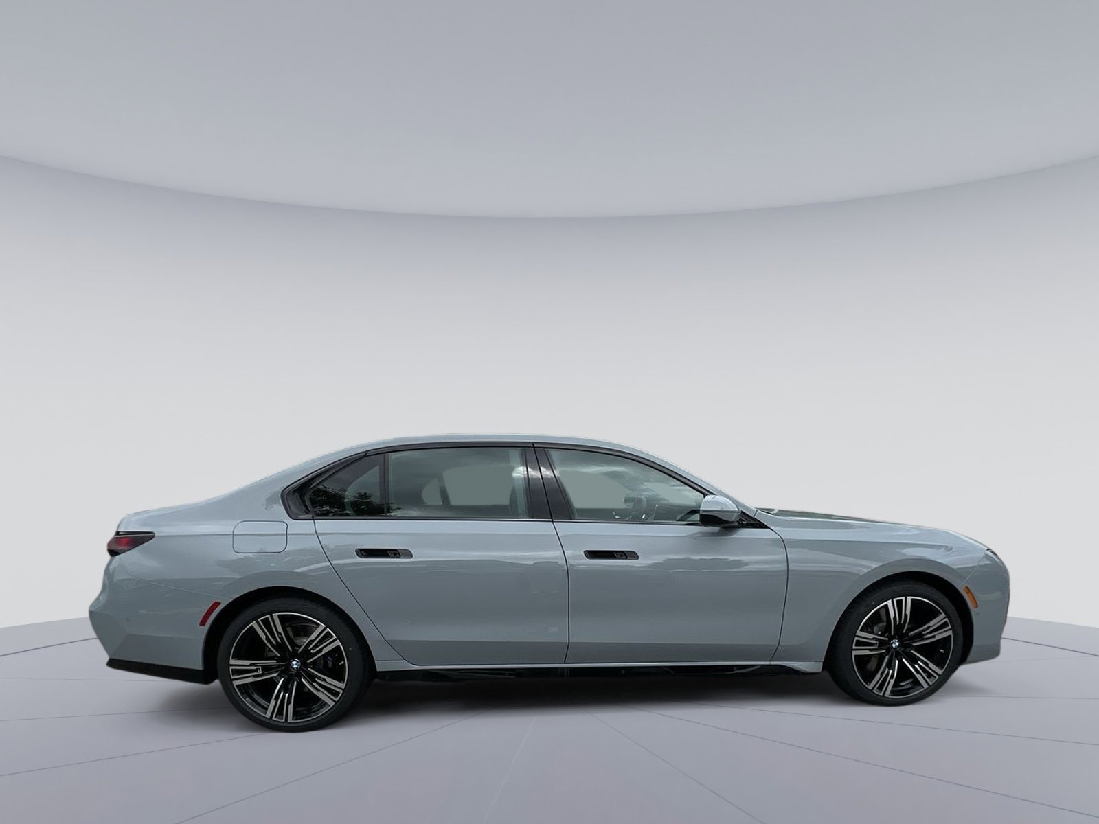 New 2025 BMW 740i xDrive w/ Executive Package image 6