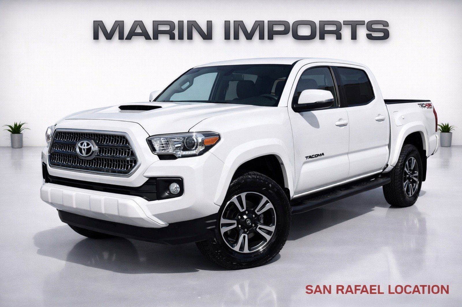 Used 2017 Toyota Tacoma TRD Sport w/ Tow Package (A/T) image 1