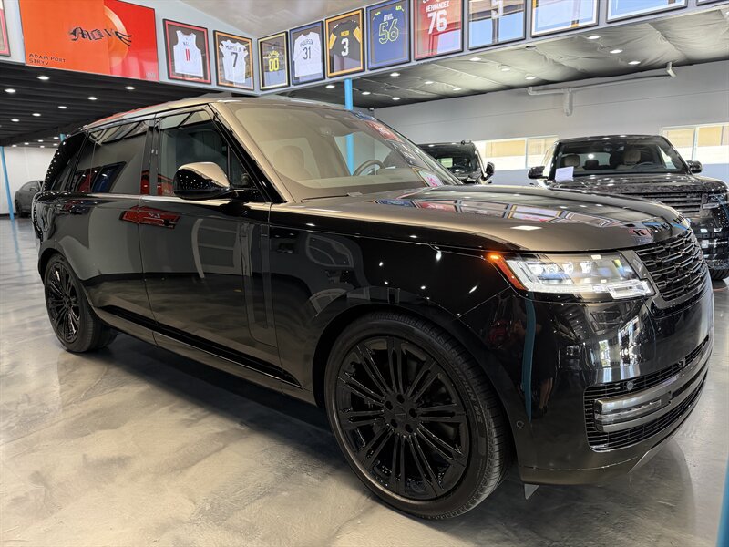 Used 2026 Land Rover Range Rover Long Wheelbase SE AWD/4WD image 3
