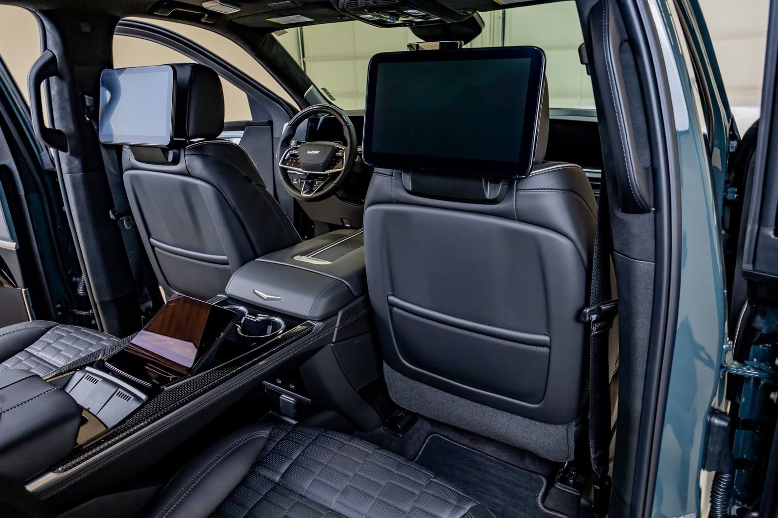 Used 2026 Cadillac Escalade V AWD/4WD image 32