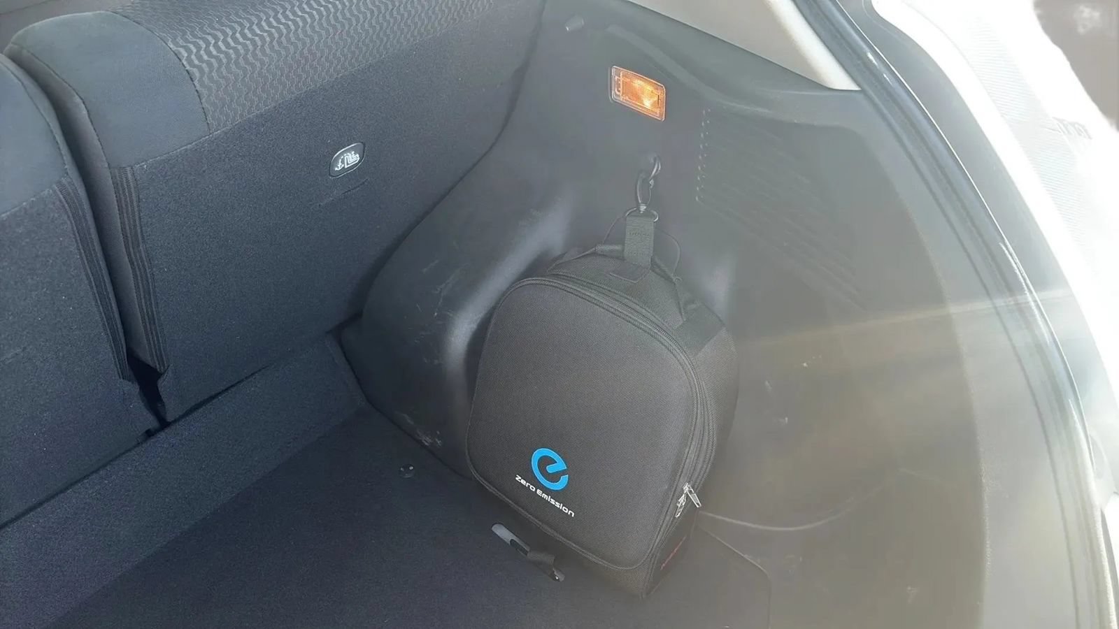Used 2015 Nissan Leaf S FWD image 28