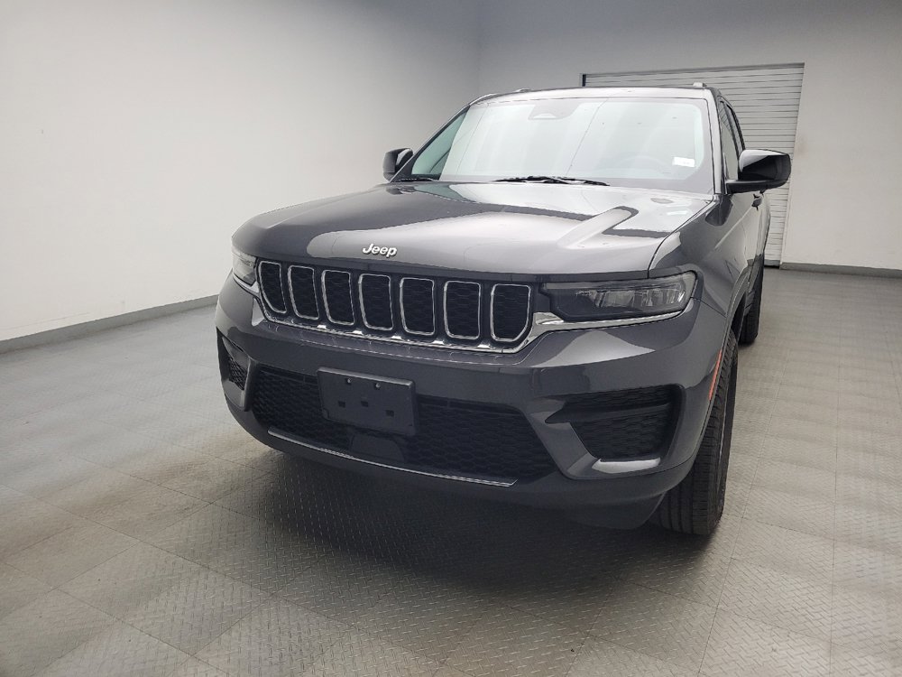 Used 2023 Jeep Grand Cherokee Laredo AWD/4WD image 15