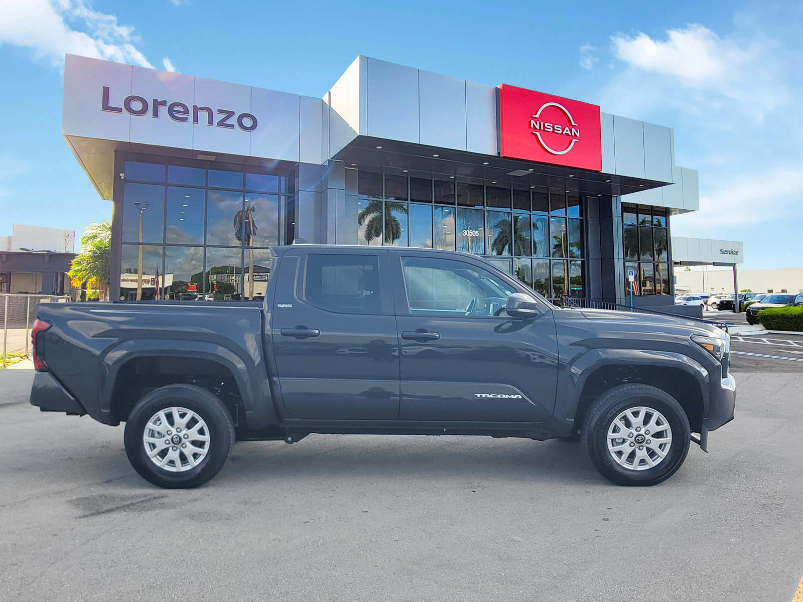 Used 2025 Toyota Tacoma SR5 RWD image 4