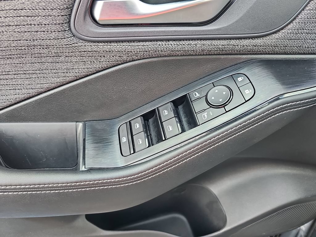 Used 2023 Nissan Rogue SV FWD image 26
