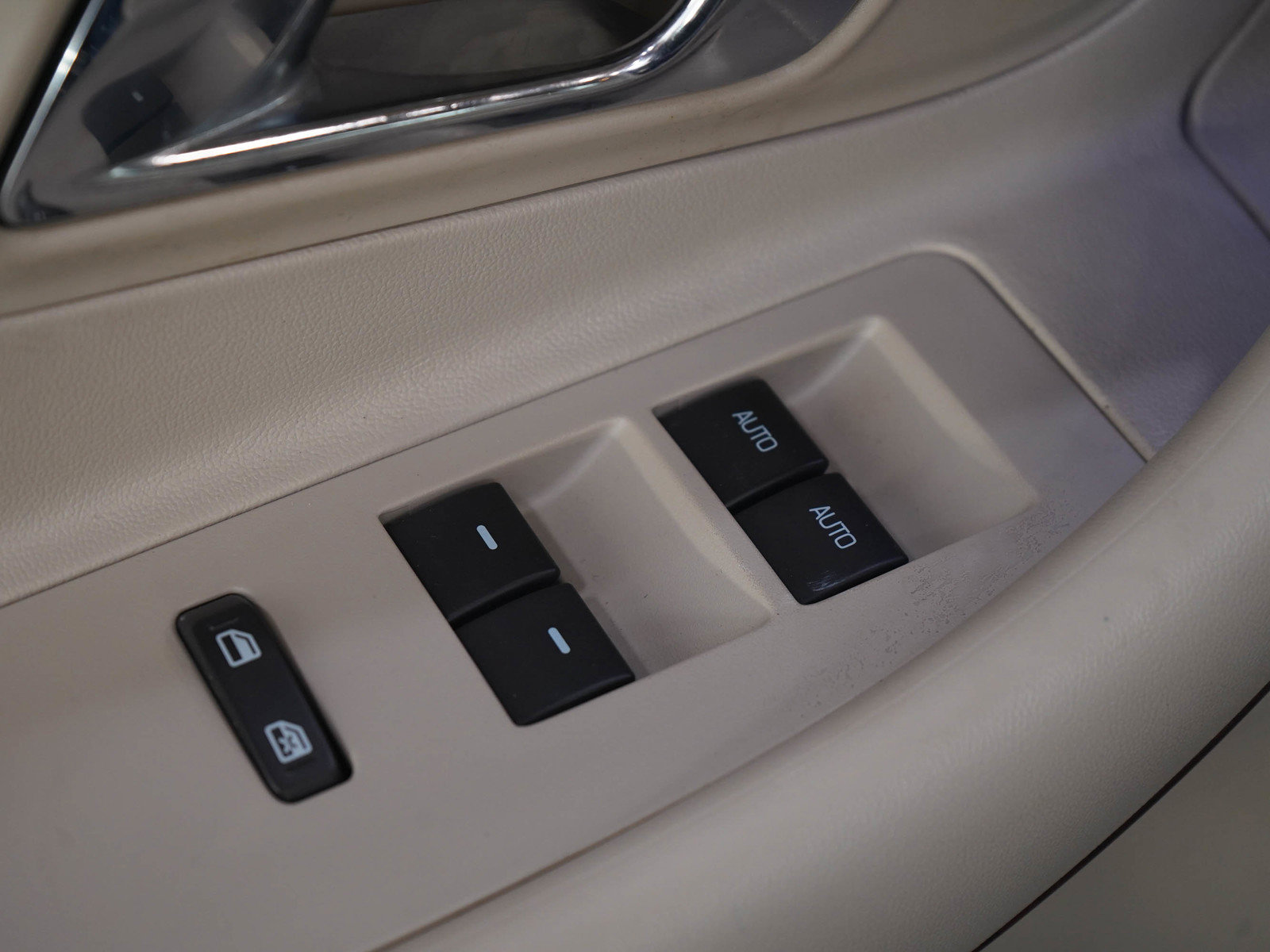 Used 2012 Ford Taurus Limited FWD image 21