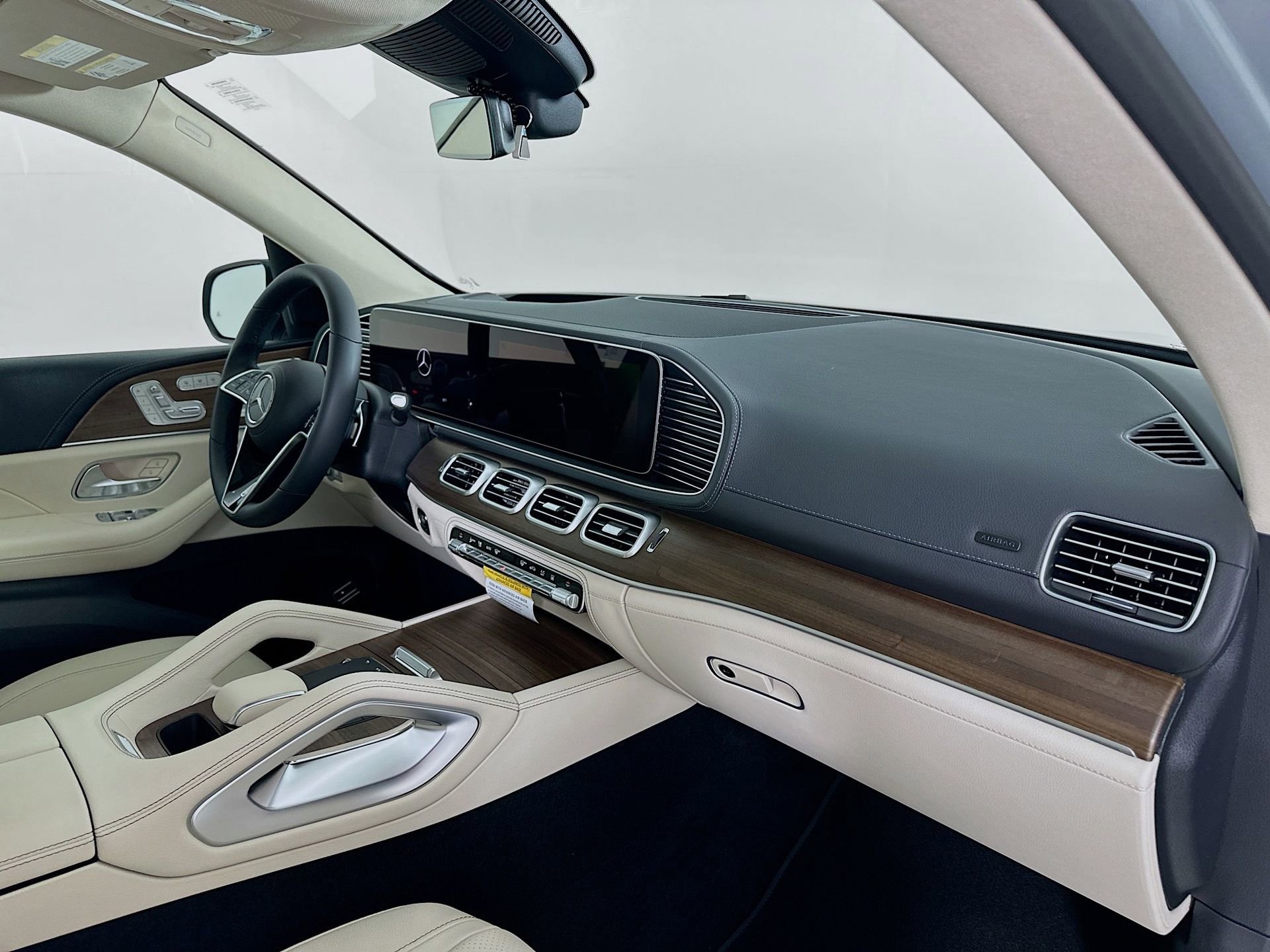 New 2026 Mercedes-Benz GLE 450e 4MATIC image 32