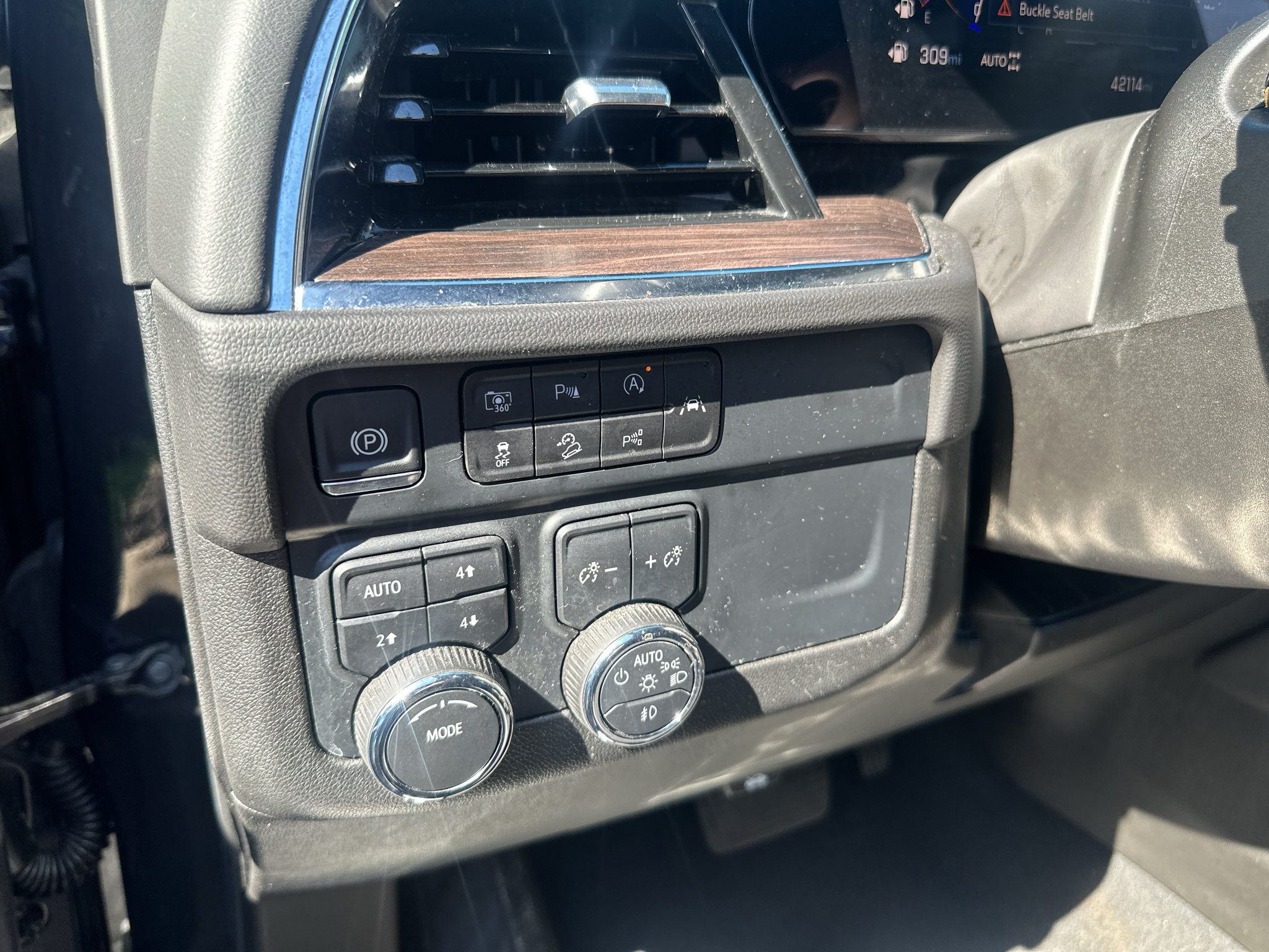 Used 2025 Chevrolet Tahoe Z71 AWD/4WD image 22