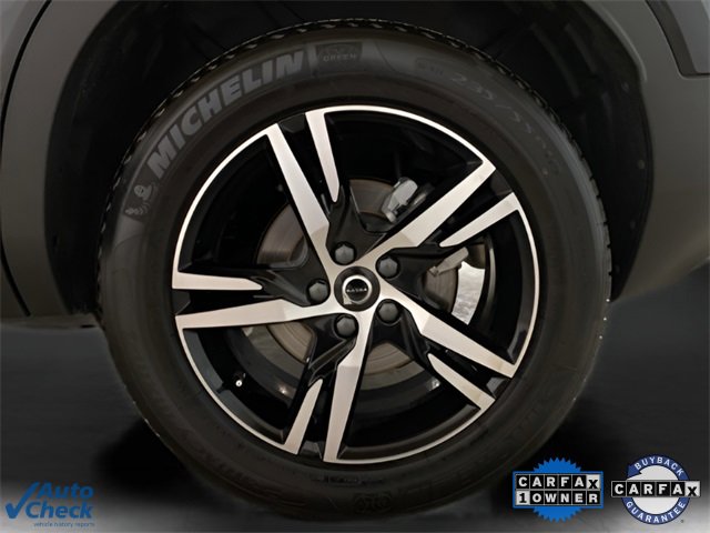 Used 2025 Volvo XC40 B5 Core image 22