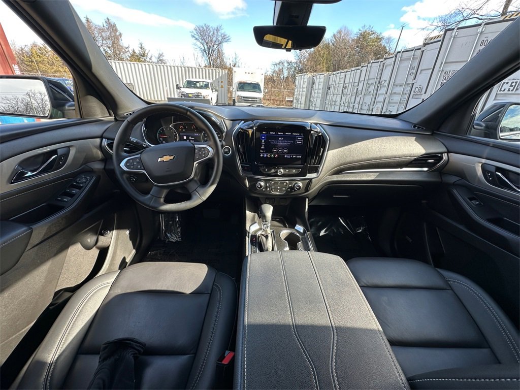 Used 2023 Chevrolet Traverse LT w/ LT Premium Package image 23