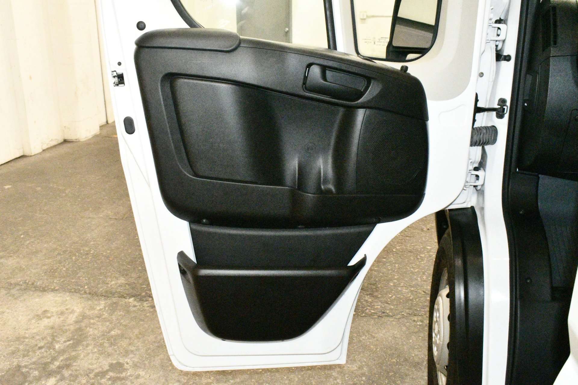 Used 2019 RAM ProMaster 3500 w/ Interior Convenience Group image 47