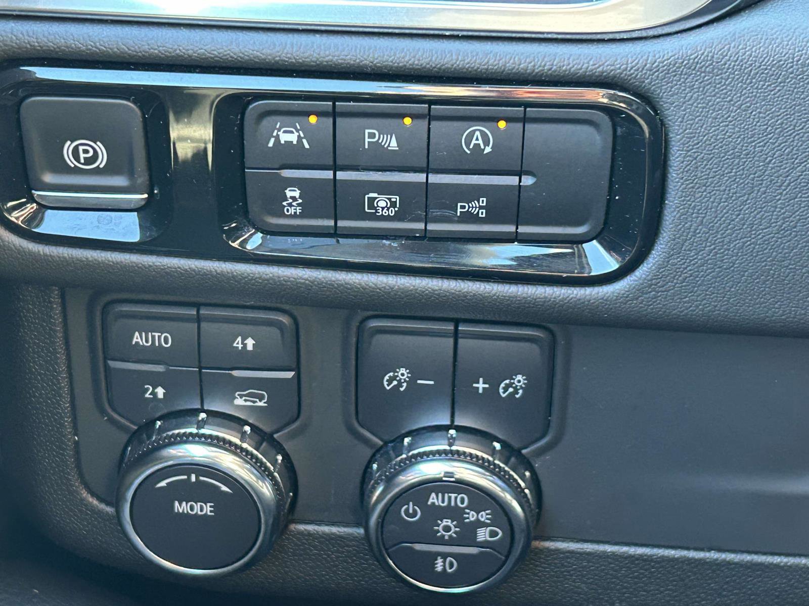 Used 2025 GMC Yukon Denali image 22