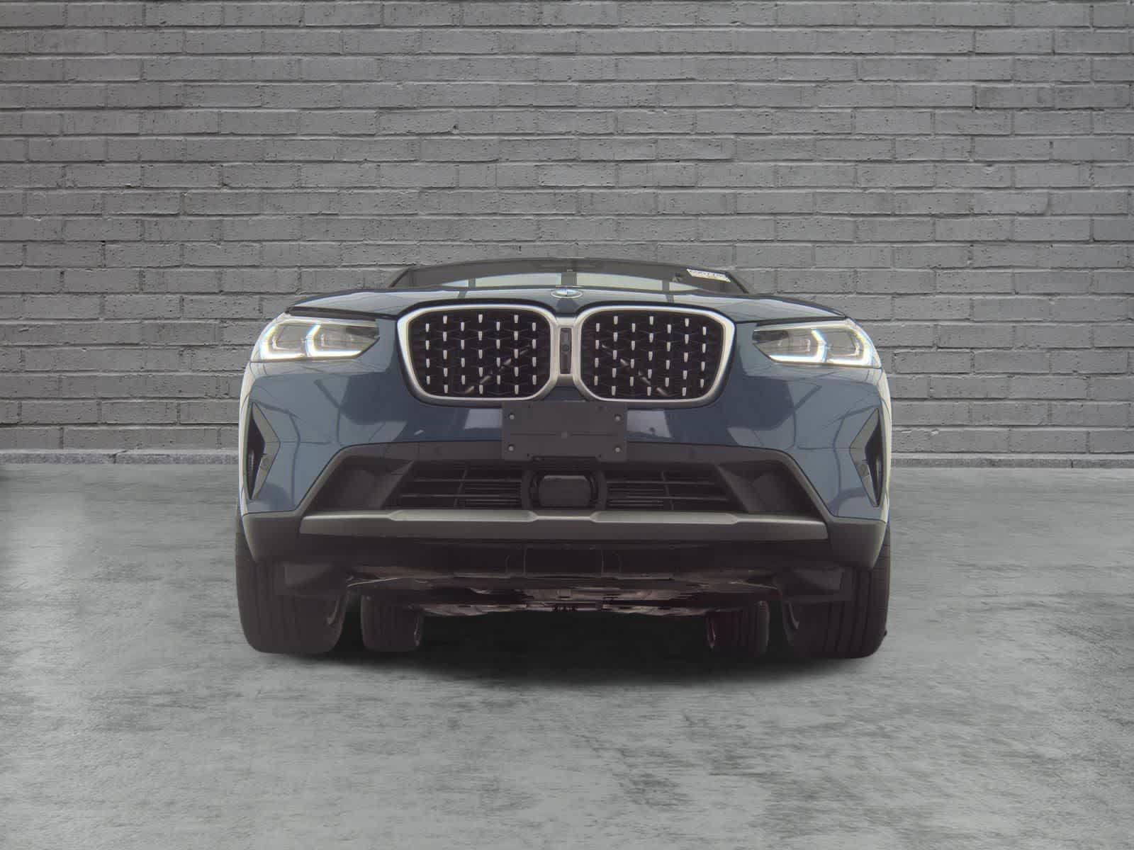 Used 2025 BMW X4 xDrive30i w/ Premium Package AWD/4WD image 3
