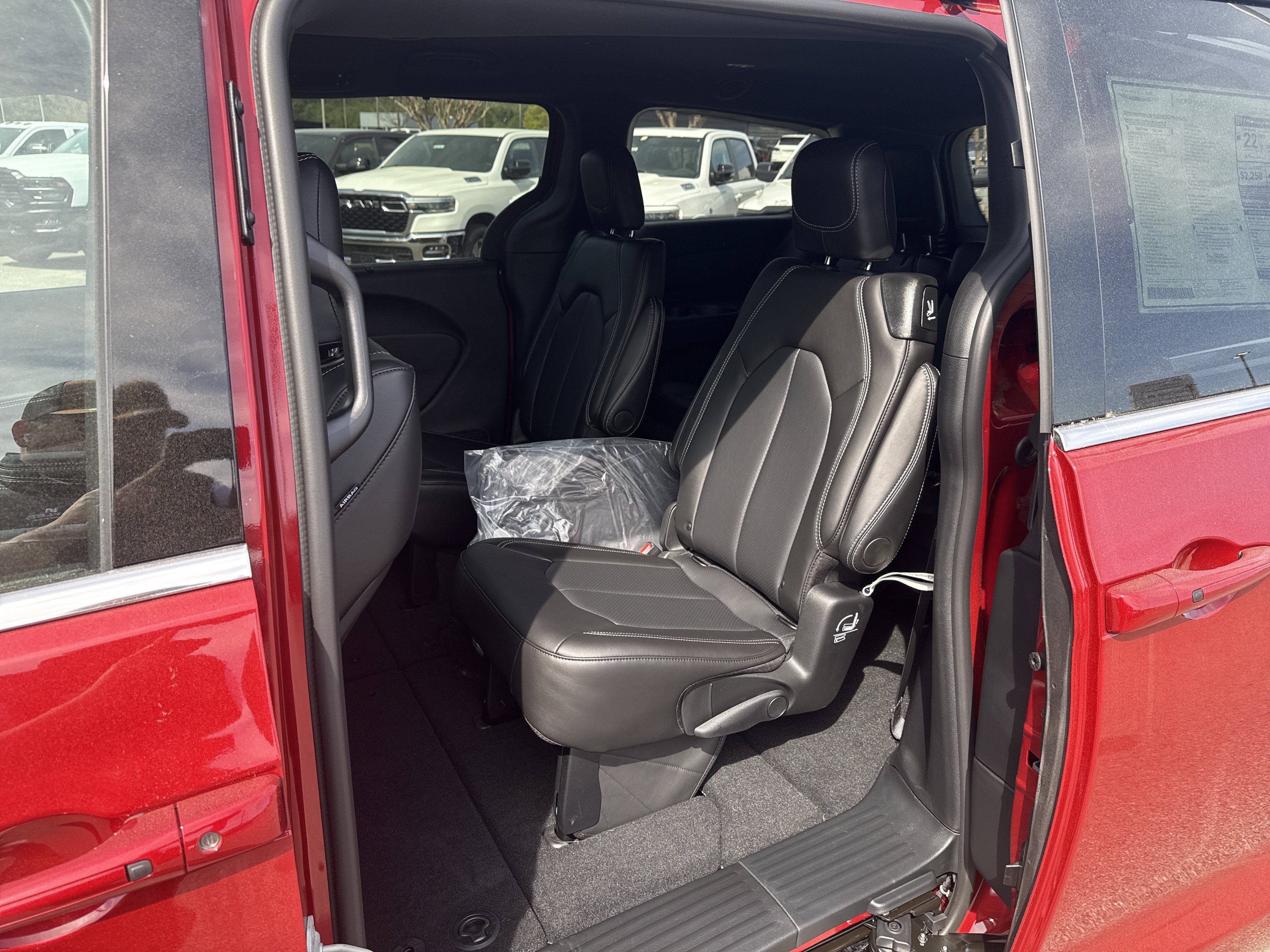 New 2026 Chrysler Pacifica Select FWD image 23