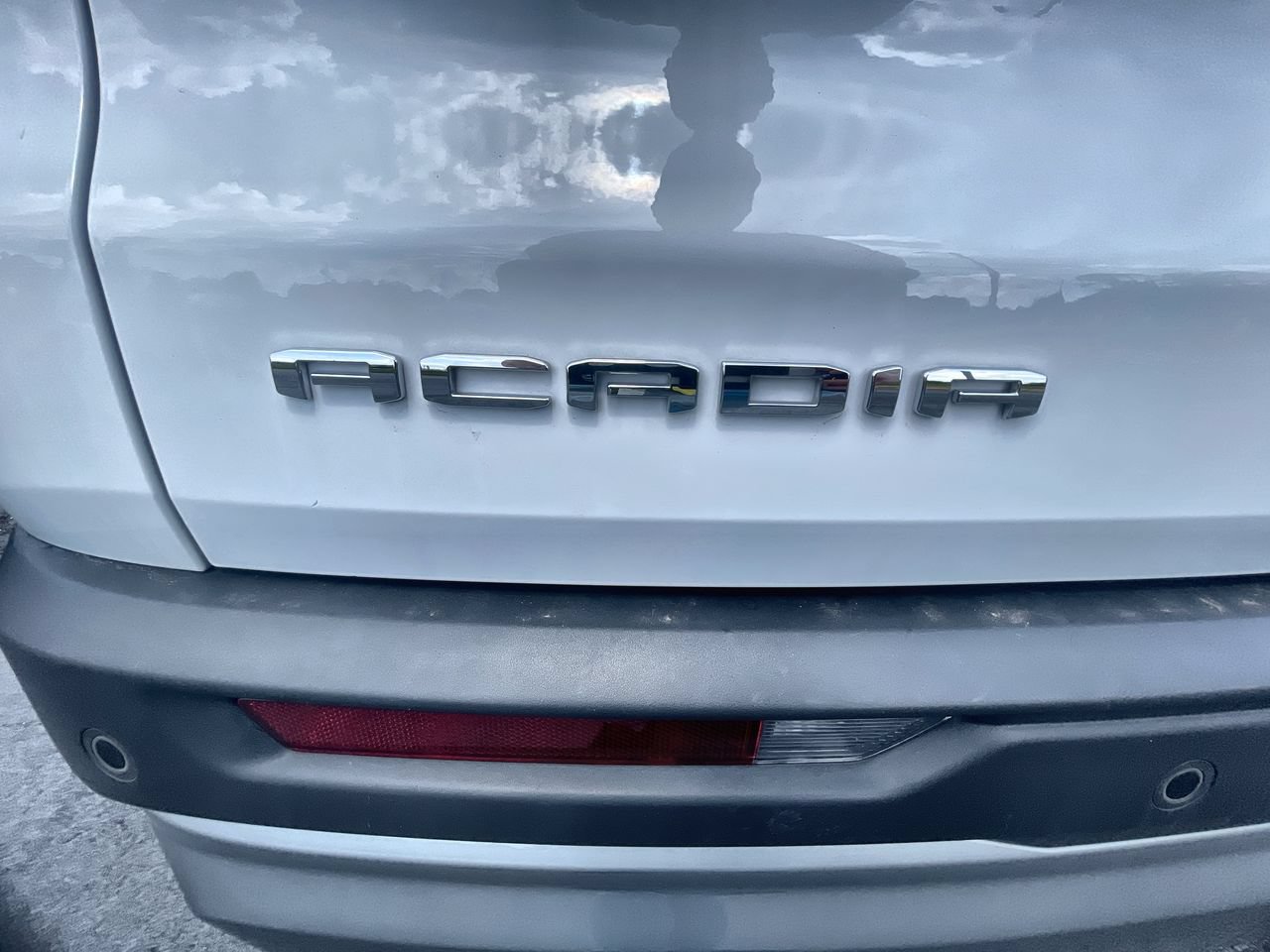 Used 2025 GMC Acadia Elevation FWD image 31