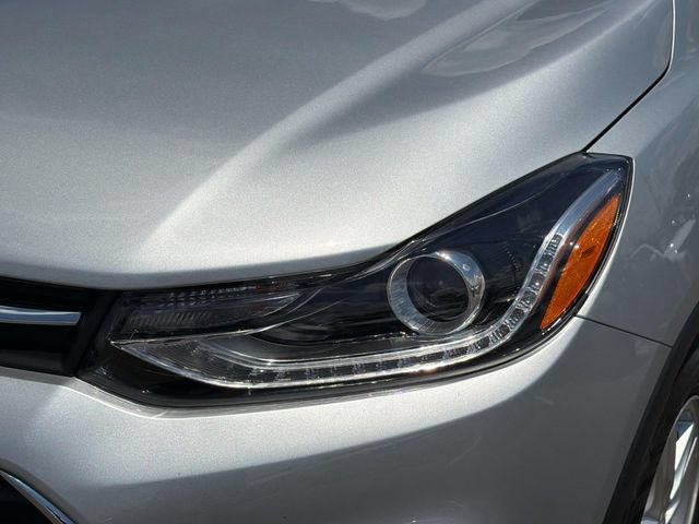 Used 2022 Chevrolet Trax LT w/ LT Convenience Package FWD image 9