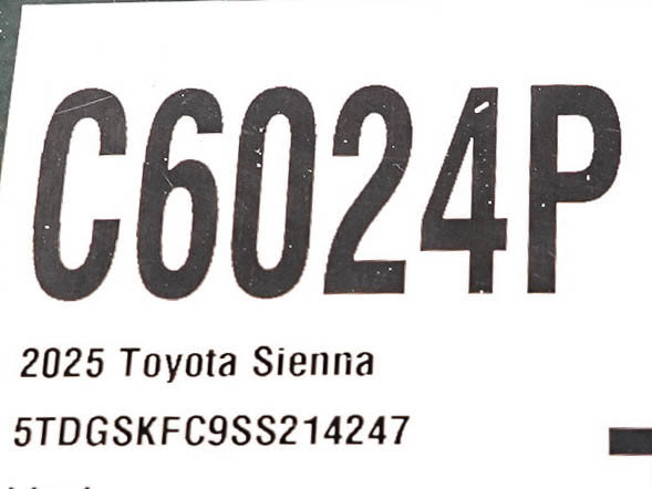 Used 2025 Toyota Sienna XSE AWD/4WD image 31