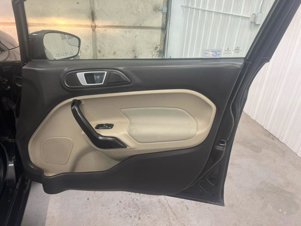 Used 2014 Ford Fiesta SE FWD image 23