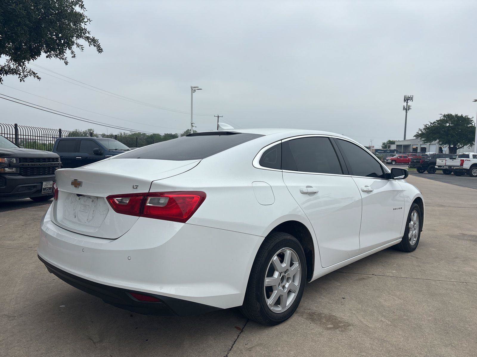 Used 2024 Chevrolet Malibu LT FWD image 3