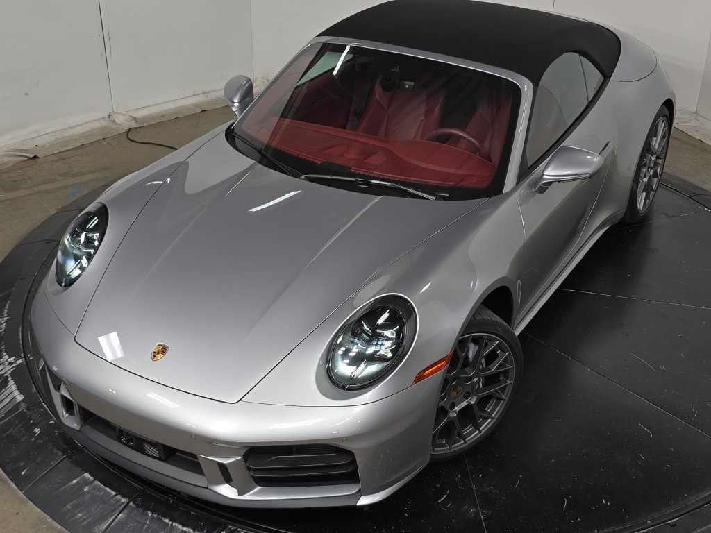 Certified 2025 Porsche 911 Carrera RWD image 31