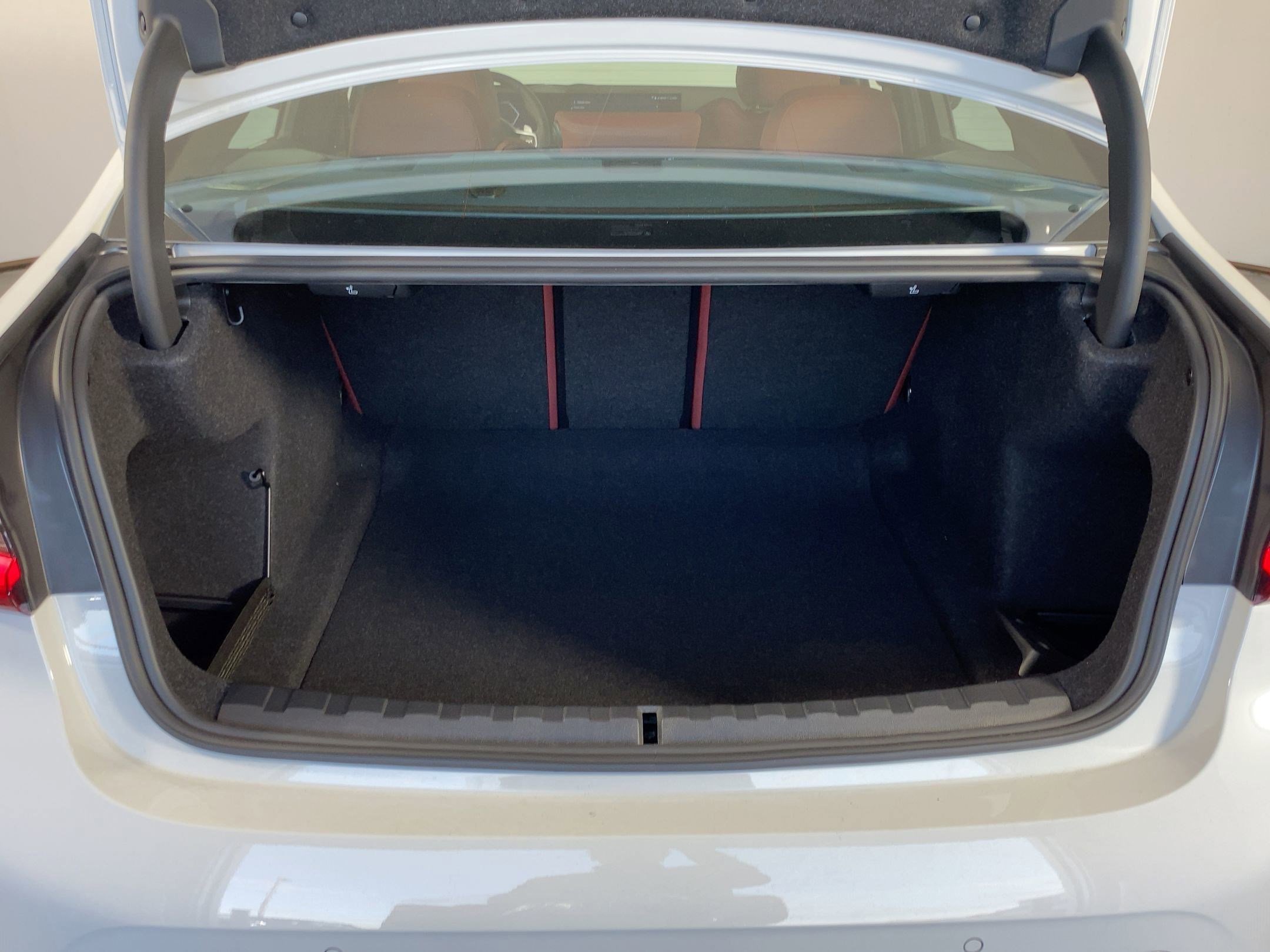 Used 2026 BMW 330i Sedan w/ M Sport Package image 30