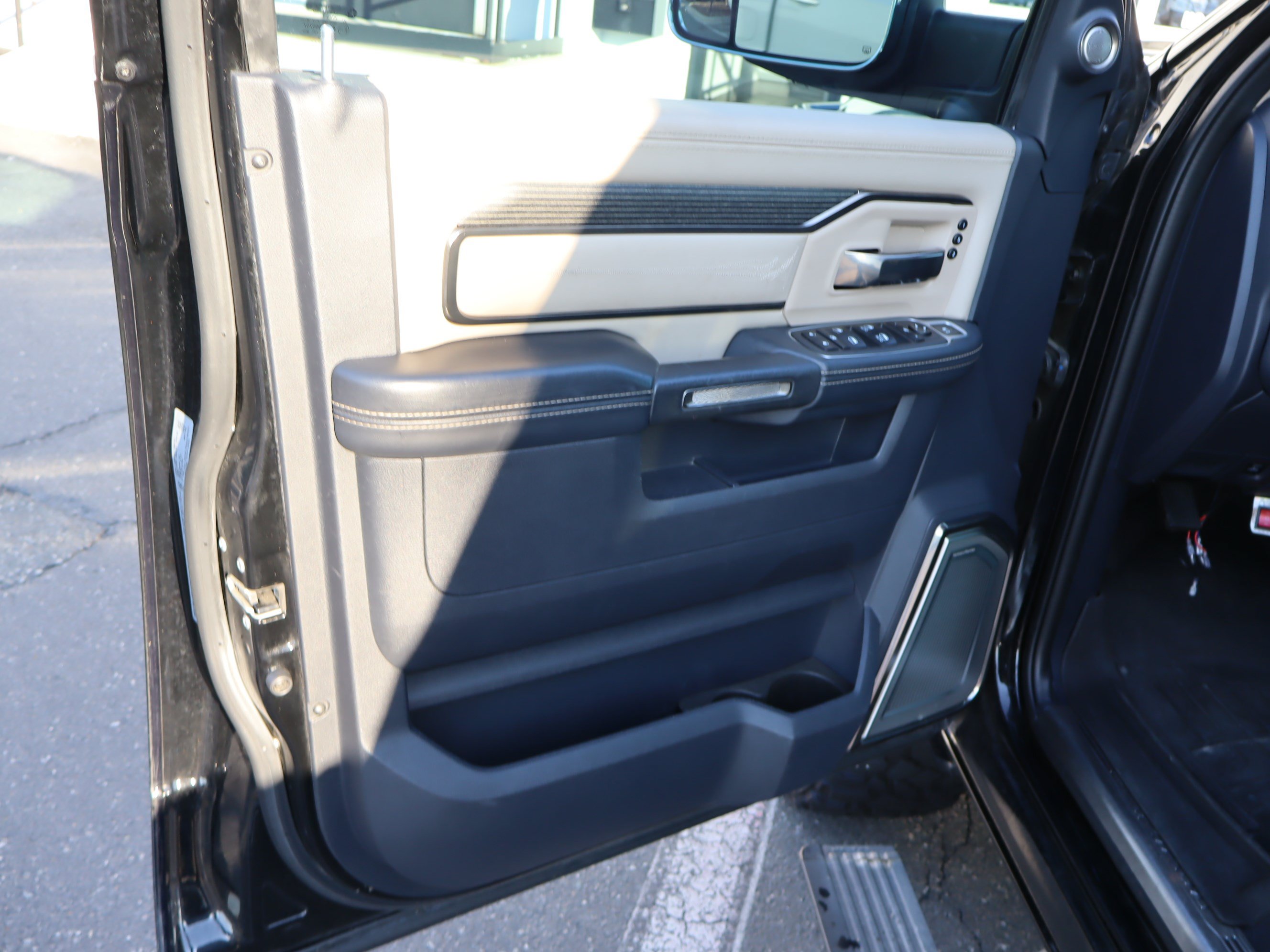 Used 2021 RAM 2500 Limited AWD/4WD image 21