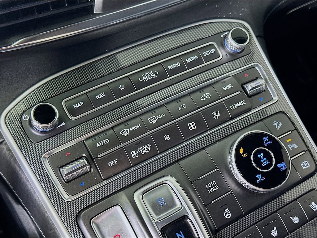 Used 2022 Hyundai Santa Fe Limited image 27