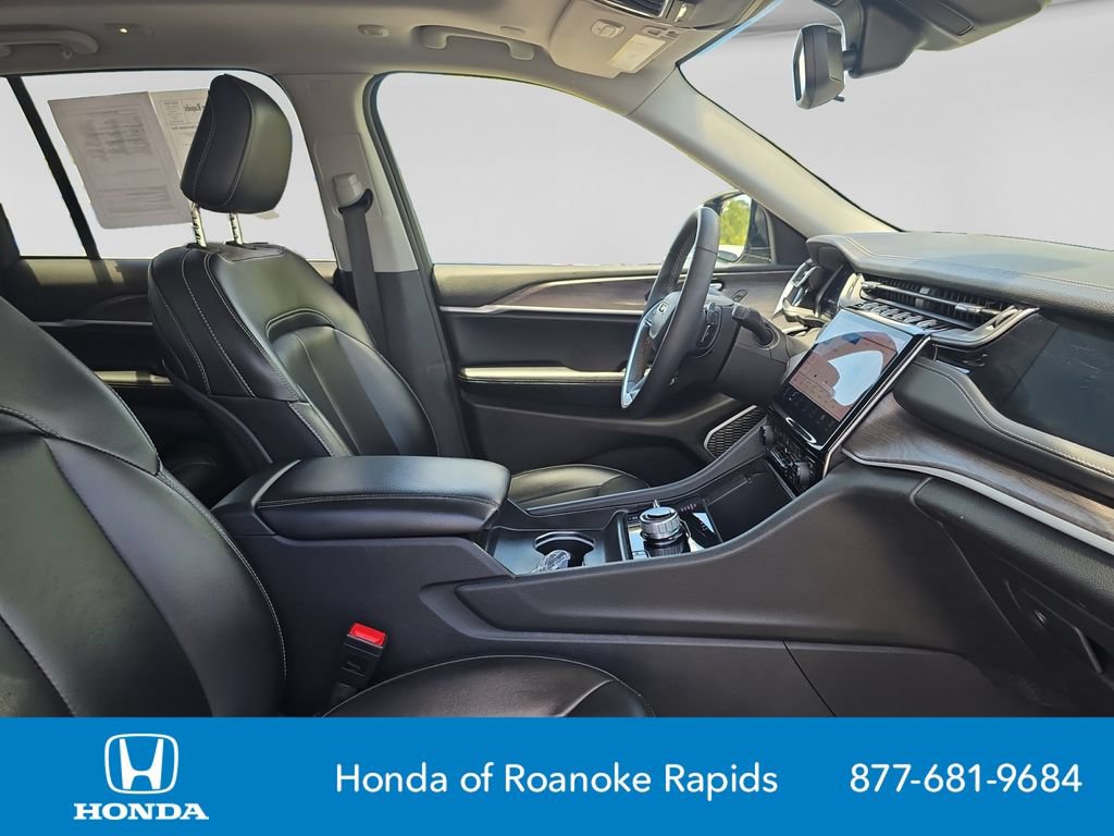 Used 2024 Jeep Grand Cherokee Limited 4xe AWD/4WD image 16
