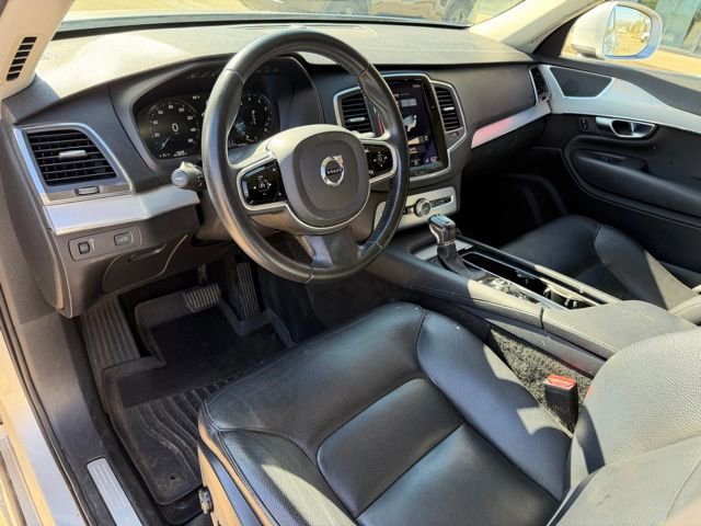 Used 2017 Volvo XC90 T6 Momentum w/ Vision Package image 8