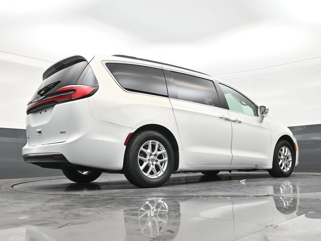Used 2022 Chrysler Pacifica Touring-L FWD image 24