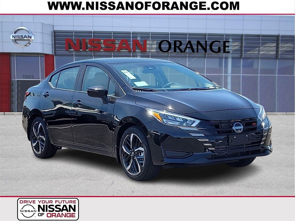 New 2025 Nissan Versa SR w/ Trunk Package
