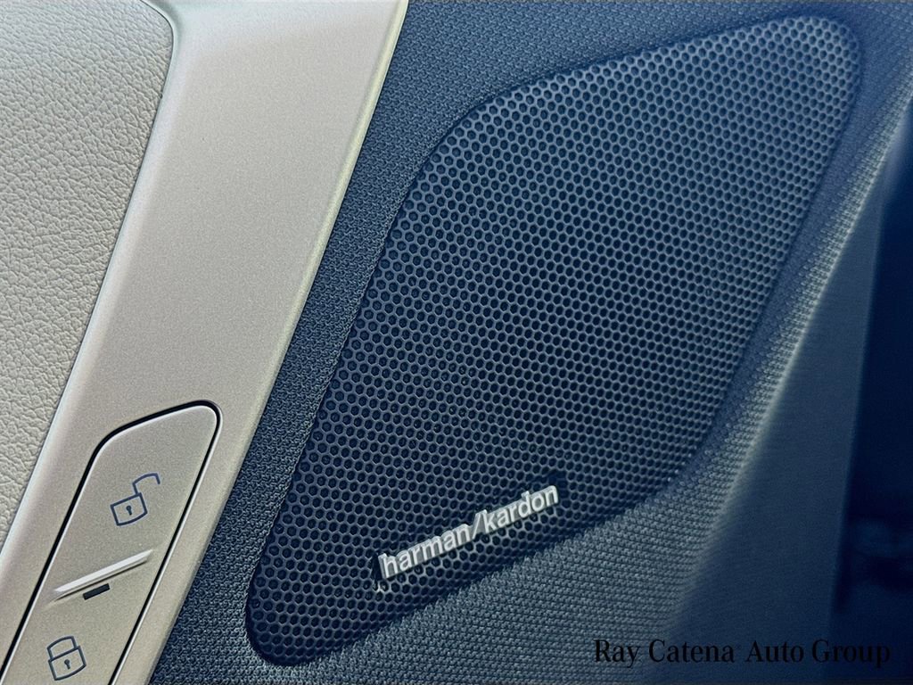 Used 2024 BMW iX xDrive50 w/ Sport Package image 18