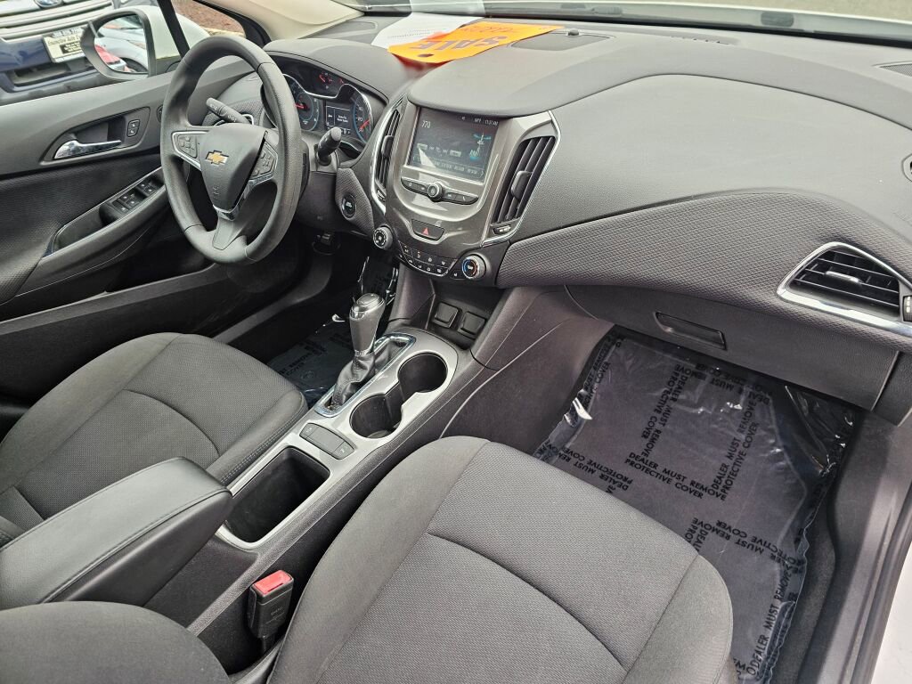 Used 2017 Chevrolet Cruze LT w/ Convenience Package image 13