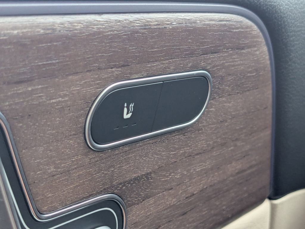 Certified 2023 Mercedes-Benz GLA 250 w/ Premium Package image 10