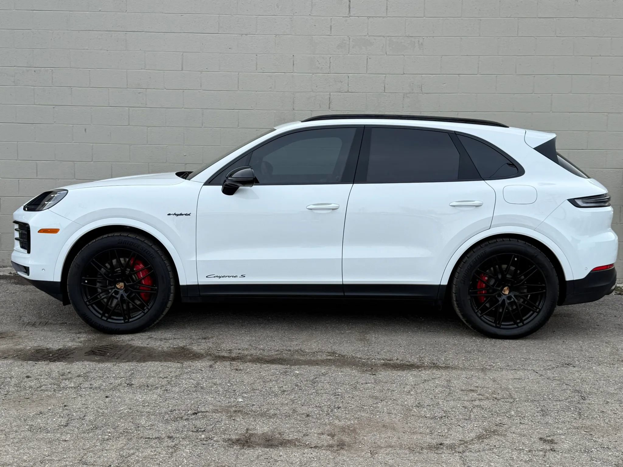 Used 2025 Porsche Cayenne S w/ Premium Package Plus image 5