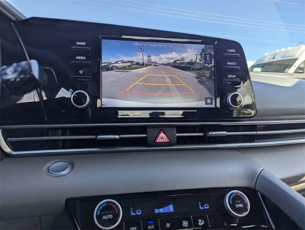 Used 2021 Hyundai Elantra SEL w/ Convenience Package image 29