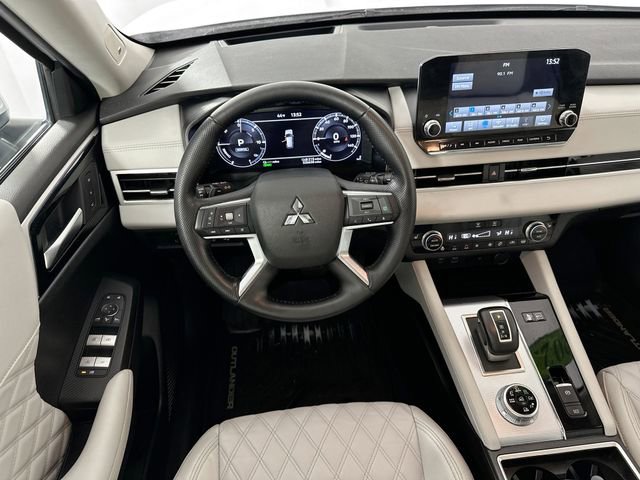 Used 2023 Mitsubishi Outlander SEL image 11