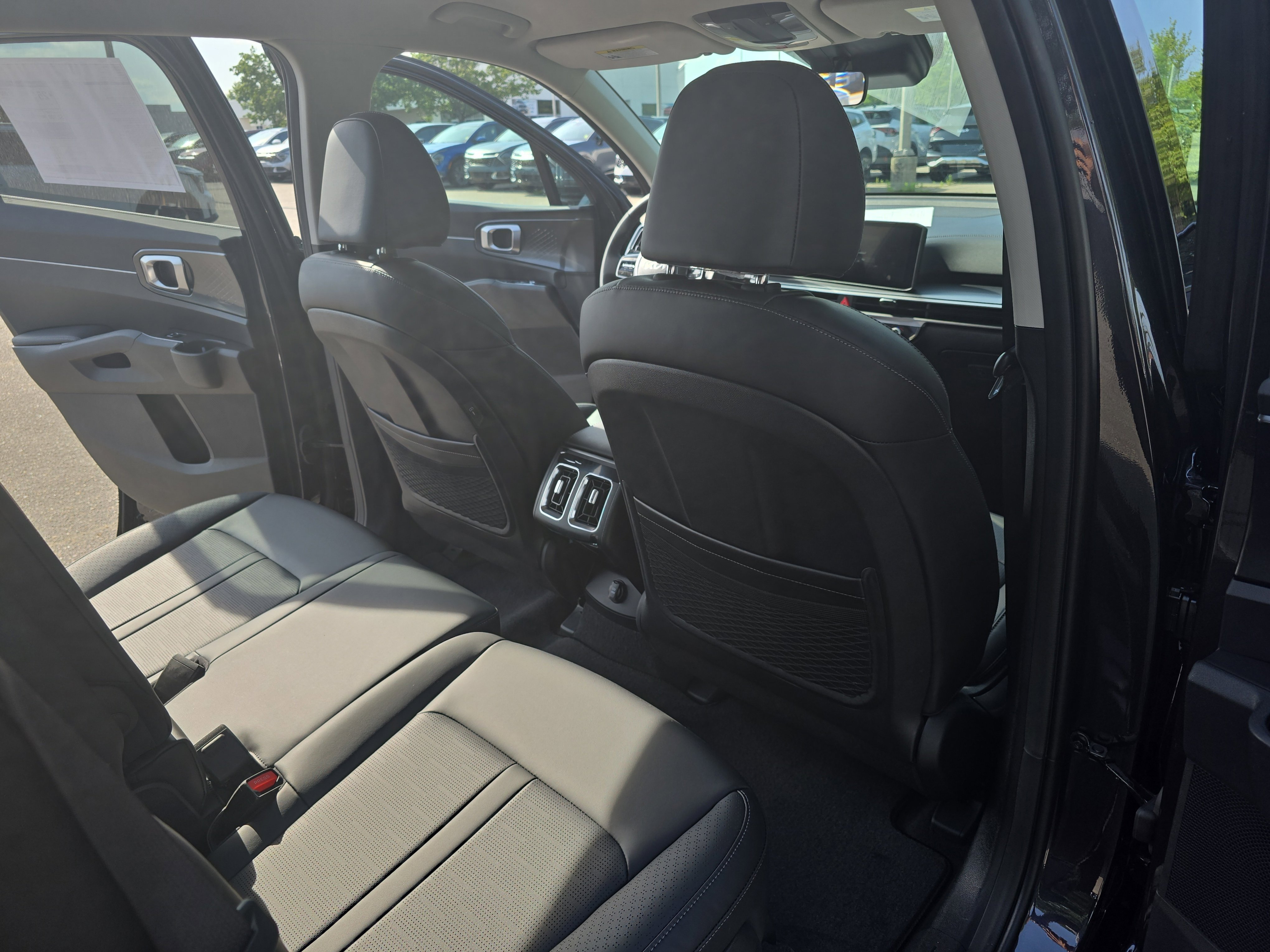 New 2025 Kia Sorento S image 11