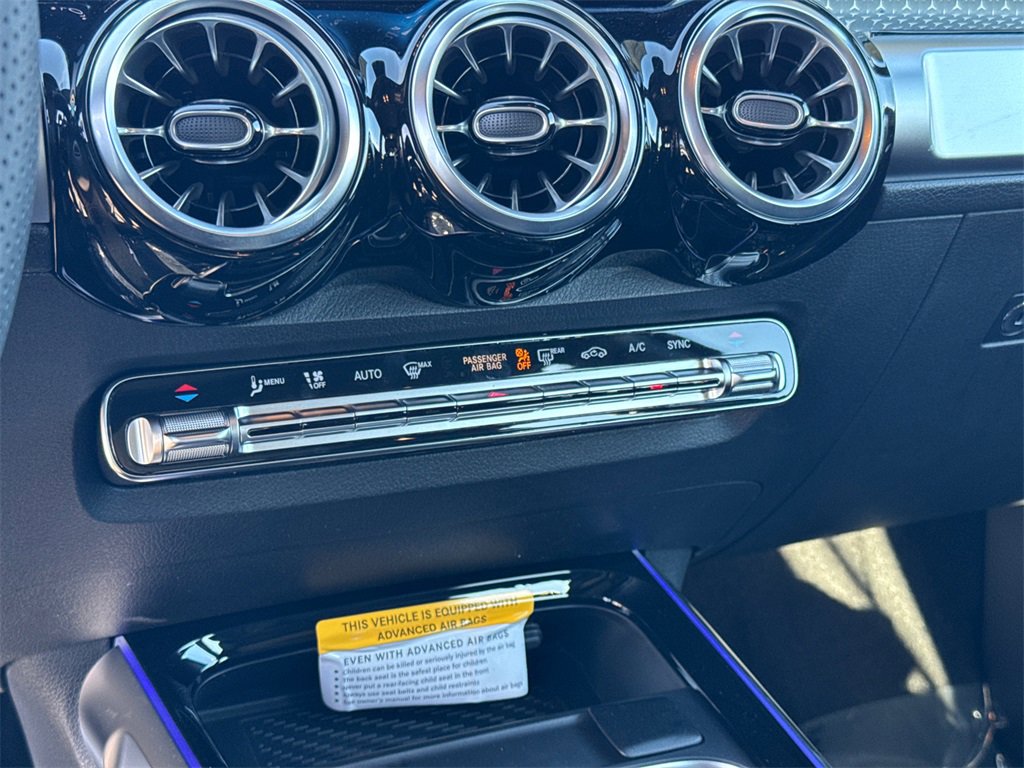 New 2025 Mercedes-Benz GLB 35 AMG 4MATIC image 33