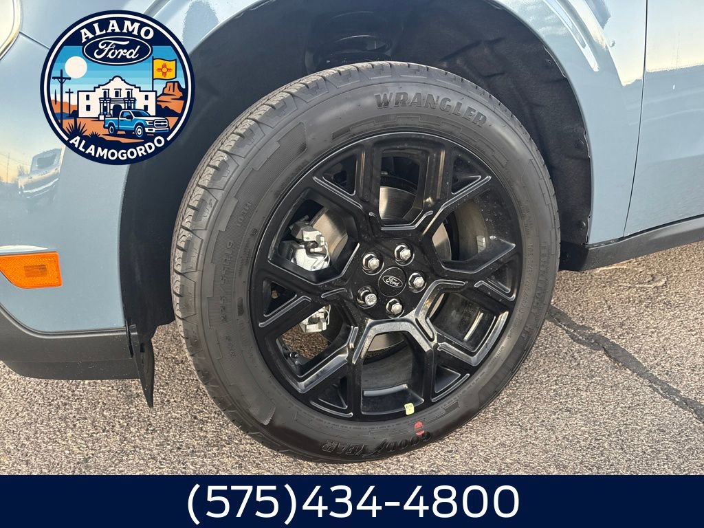 New 2026 Ford Maverick Lariat w/ Black Appearance Package image 2