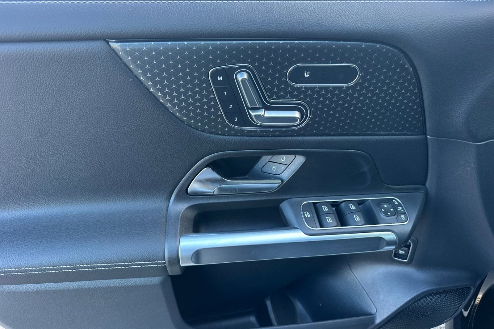 New 2026 Mercedes-Benz GLB 250 image 21