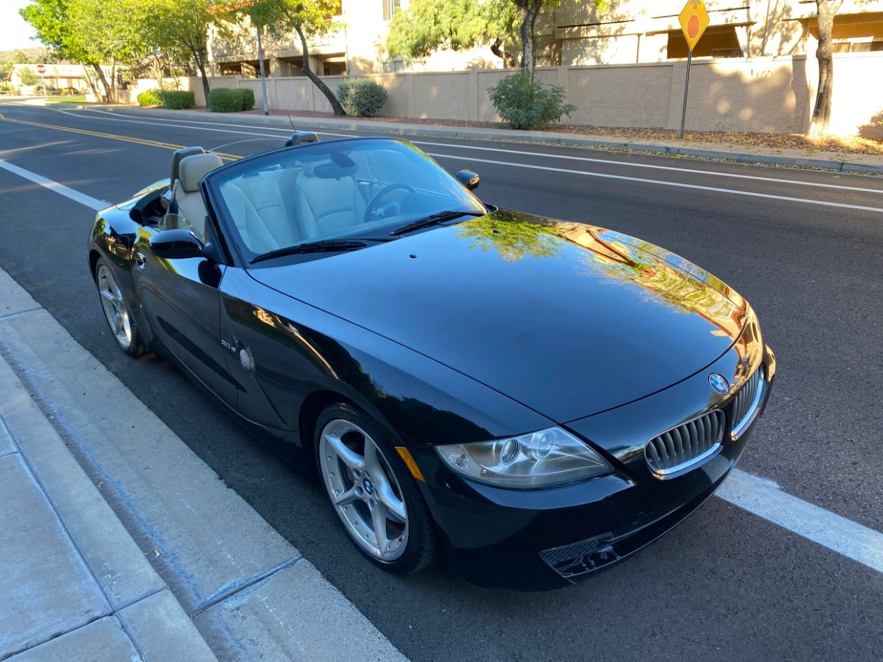 Used 2006 BMW Z4 3.0si image 56