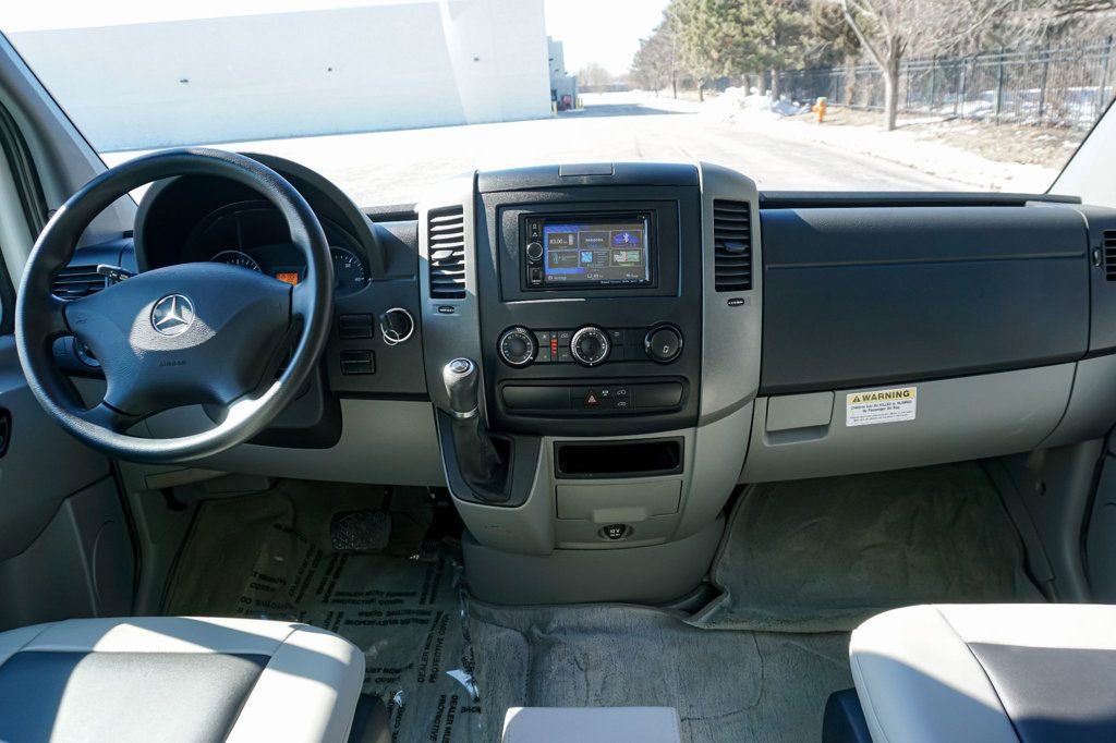 Used 2015 Mercedes-Benz Sprinter 2500 image 19