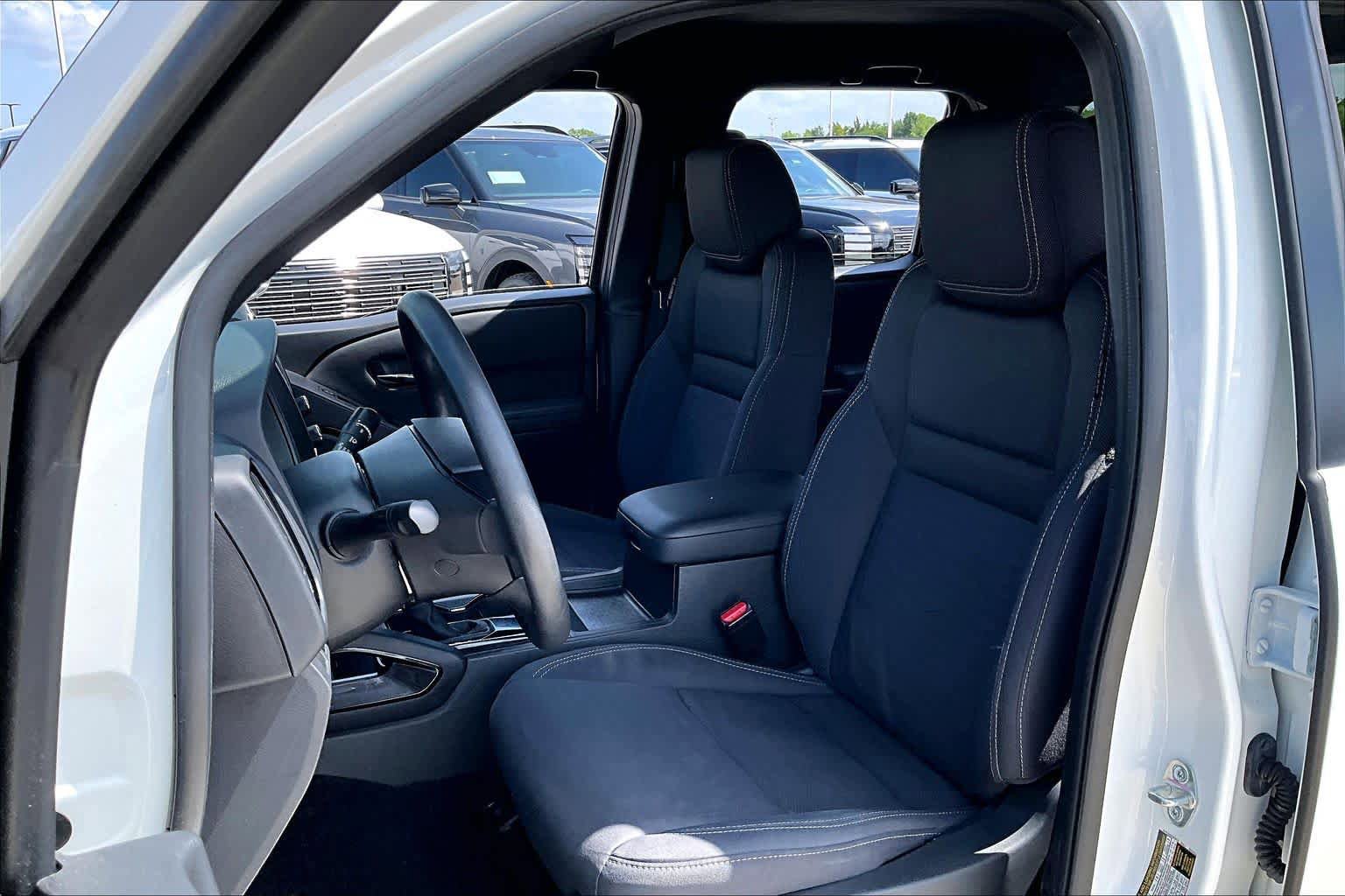 Used 2023 Nissan Frontier SV w/ Midnight Edition Package RWD image 8