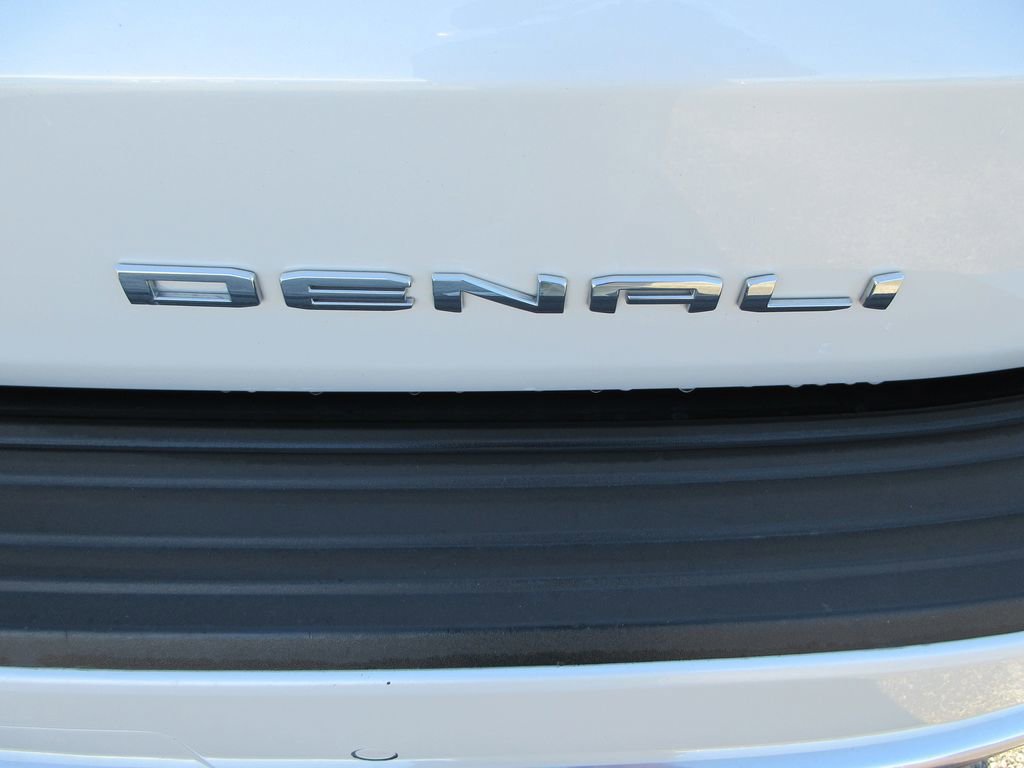 Certified 2021 GMC Yukon Denali w/ Denali Premium Package image 10