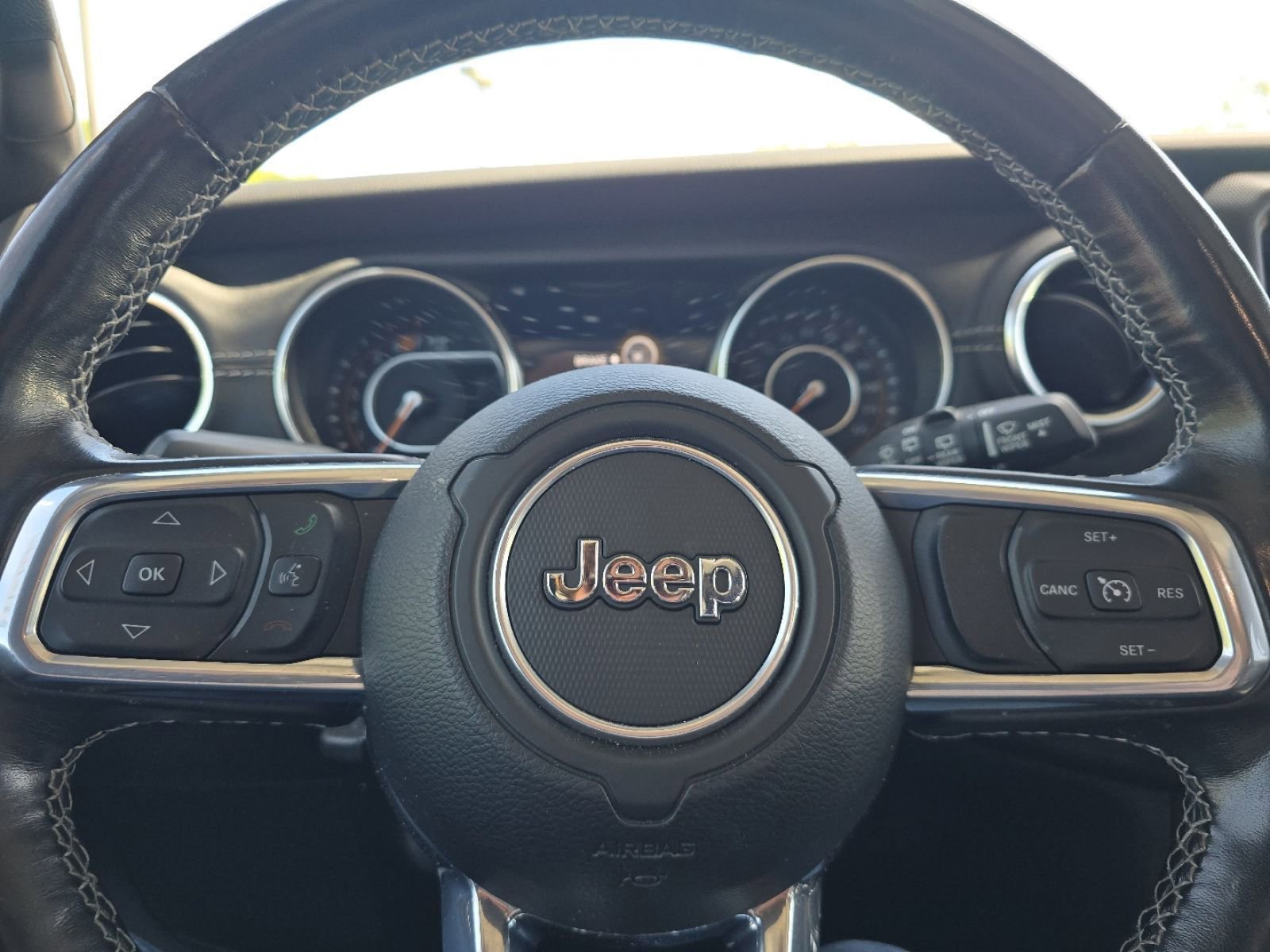 Used 2021 Jeep Wrangler Unlimited Sahara w/ Uconnect 4C Nav & Sound Group AWD/4WD image 18