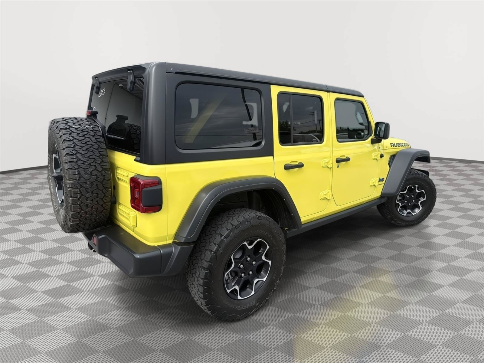 Used 2023 Jeep Wrangler Unlimited Rubicon 4xe w/ Cold Weather Group AWD/4WD image 4