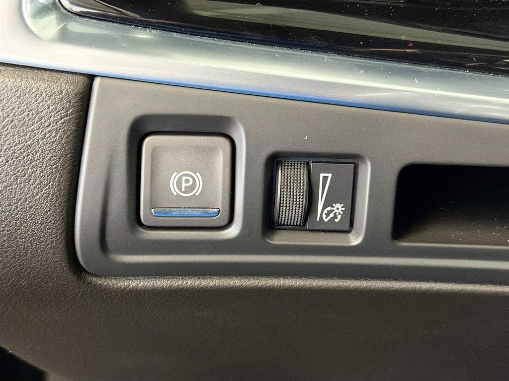 Used 2025 Cadillac XT6 Sport image 10