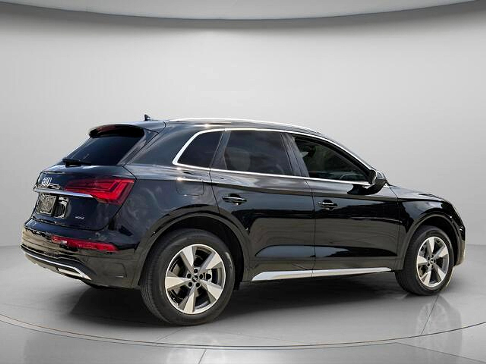 Used 2023 Audi Q5 2.0T Premium w/ Convenience Package AWD/4WD image 7